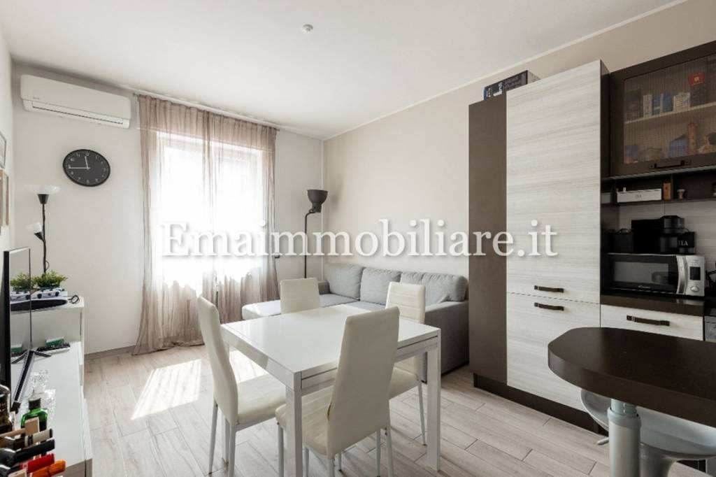 appartamento in vendita a Milano in zona Cascina dei Pomi