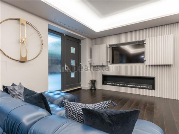 appartamento in vendita a Milano in zona Solari