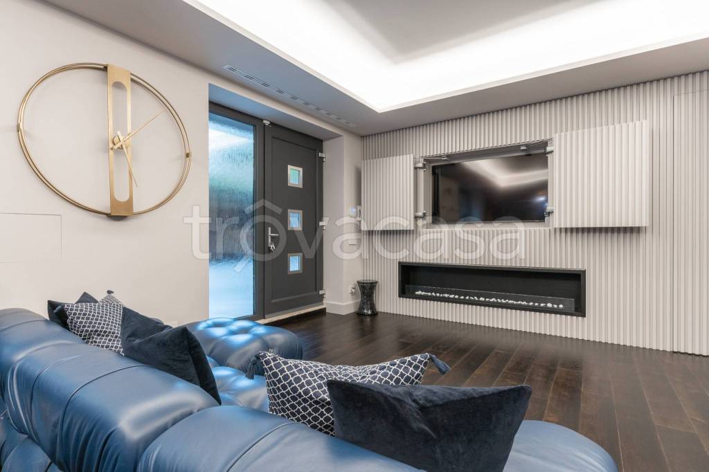 appartamento in vendita a Milano in zona Solari