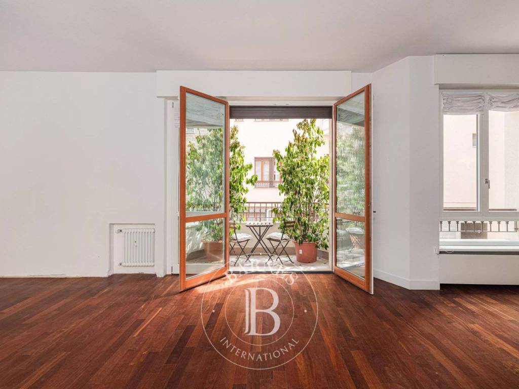 appartamento in vendita a Milano in zona Sant'Ambrogio