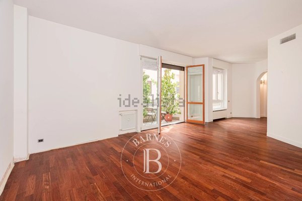 appartamento in vendita a Milano in zona Sant'Ambrogio