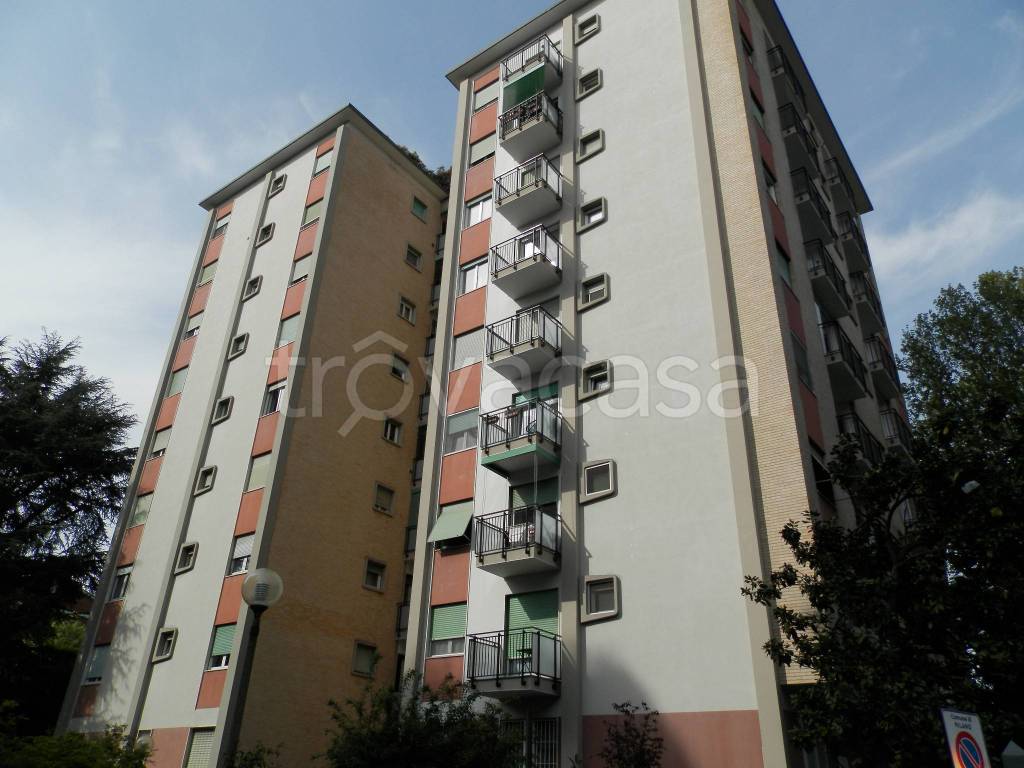 appartamento in vendita a Milano in zona Gallaratese