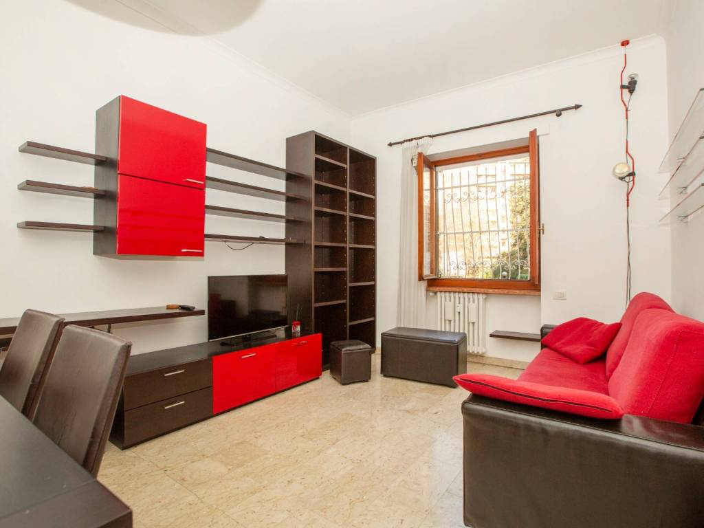 appartamento in vendita a Milano in zona Lorenteggio