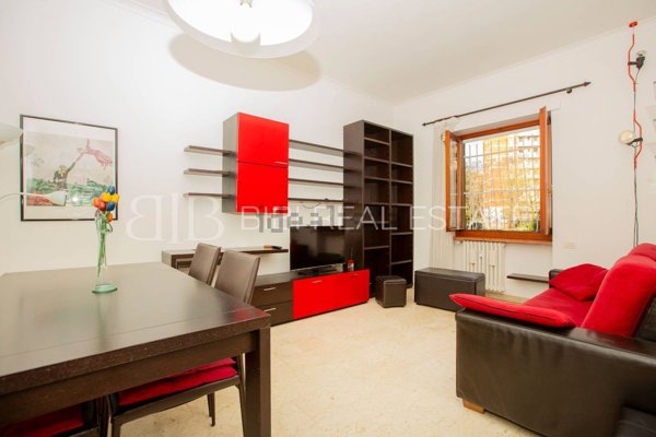 appartamento in vendita a Milano in zona Lorenteggio