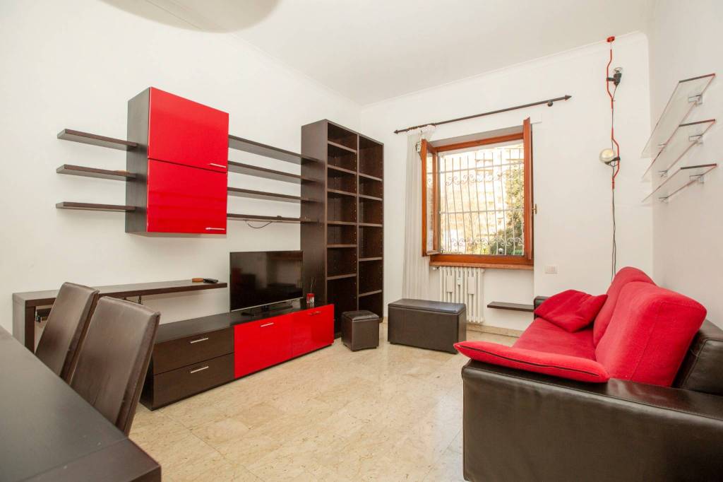 appartamento in vendita a Milano in zona Lorenteggio