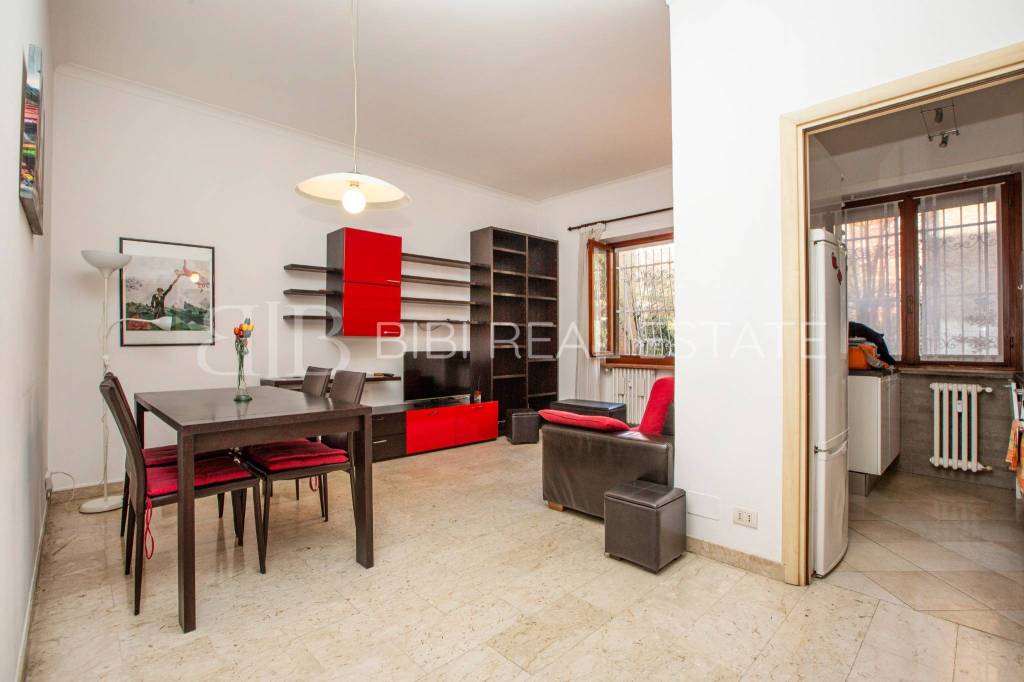 appartamento in vendita a Milano in zona Lorenteggio
