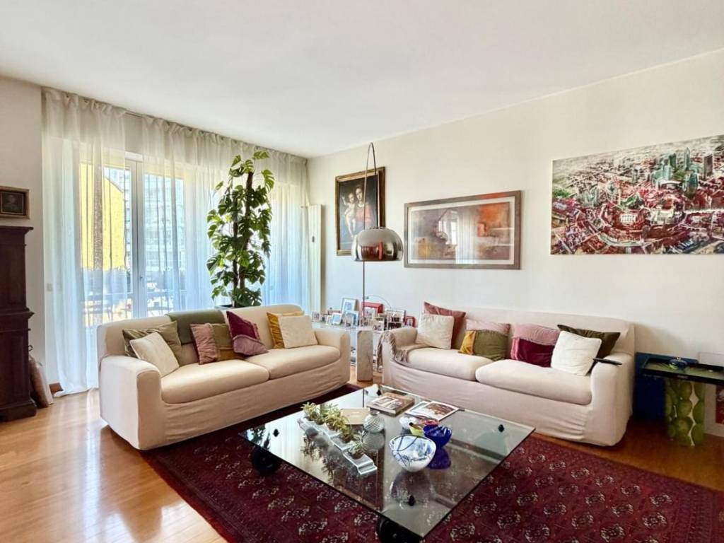 appartamento in vendita a Milano in zona Città Studi