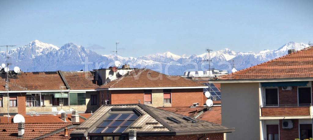 appartamento in vendita a Milano in zona Corvetto