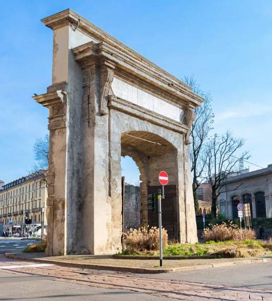 appartamento in vendita a Milano in zona Guastalla
