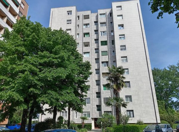 appartamento in vendita a Milano in zona Quartiere degli Olmi