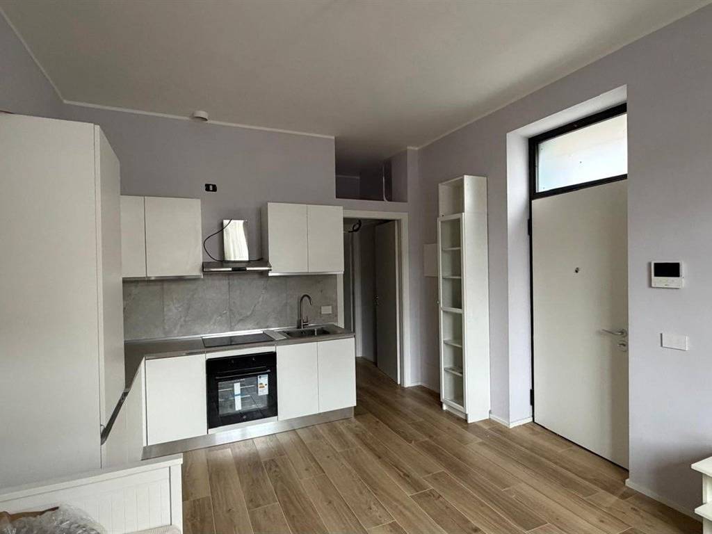 appartamento in vendita a Milano in zona Lorenteggio