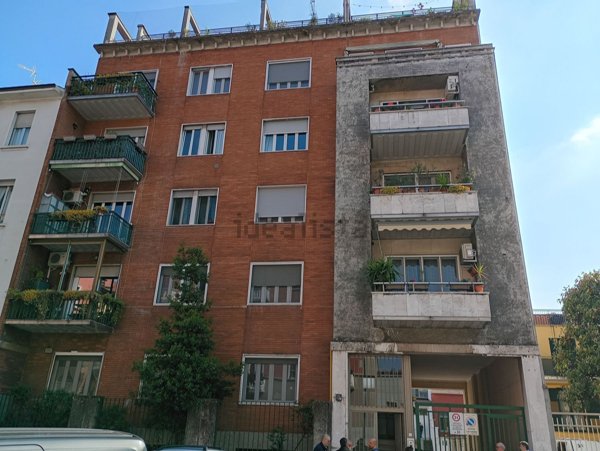 appartamento in vendita a Milano in zona Stadera