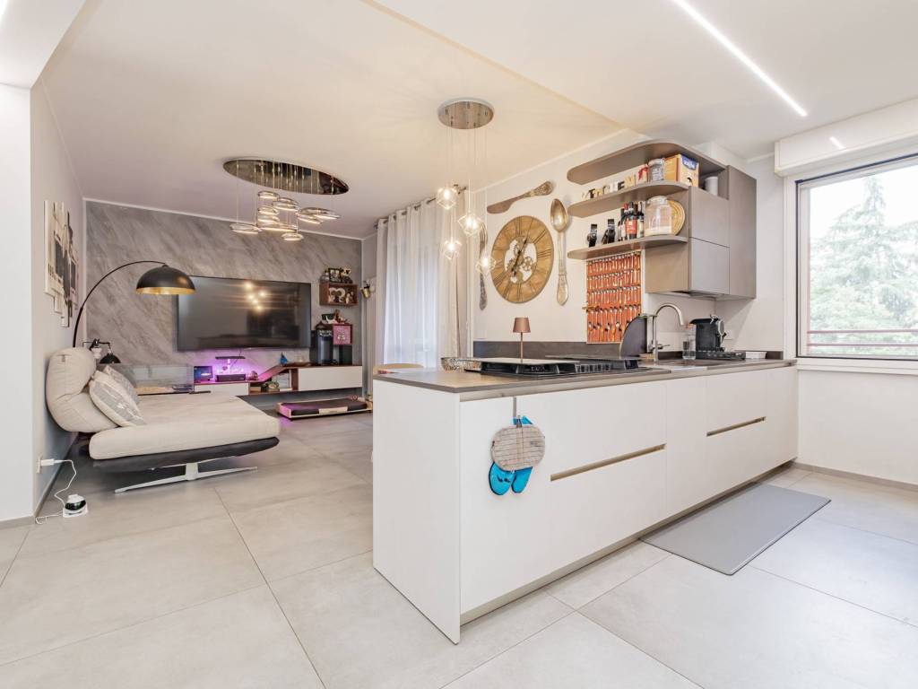 appartamento in vendita a Milano in zona Baggio