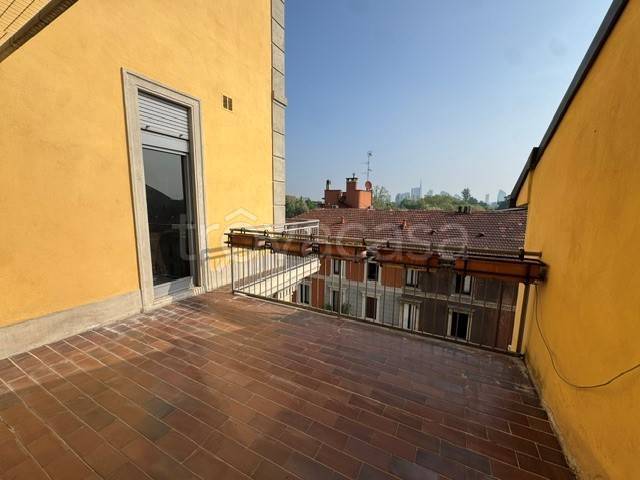 appartamento in vendita a Milano in zona Cadorna