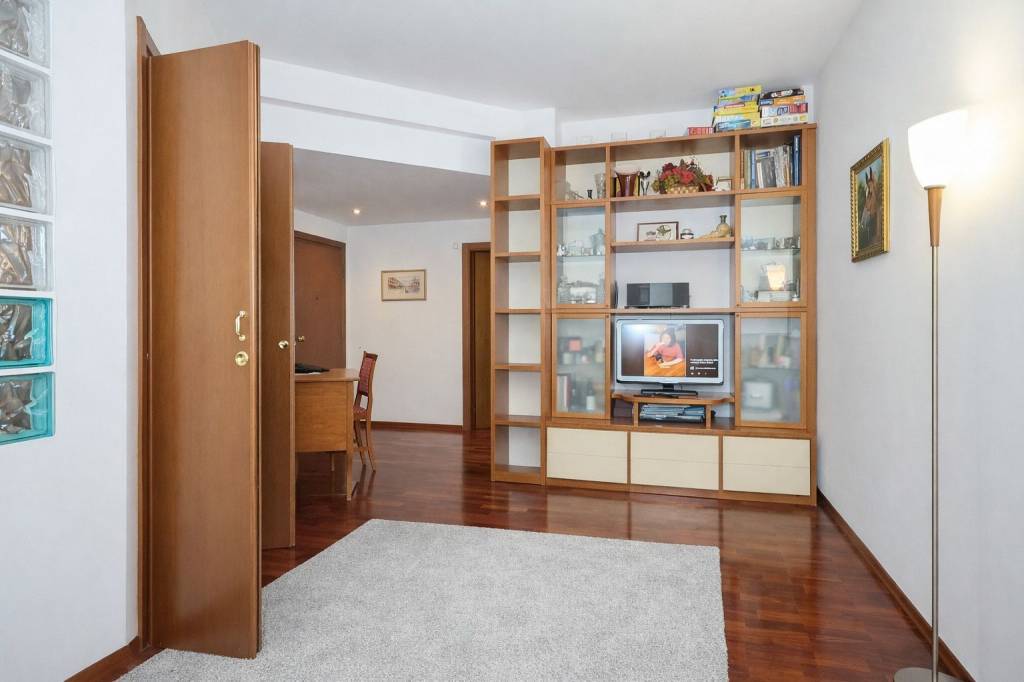 appartamento in vendita a Milano in zona Isola