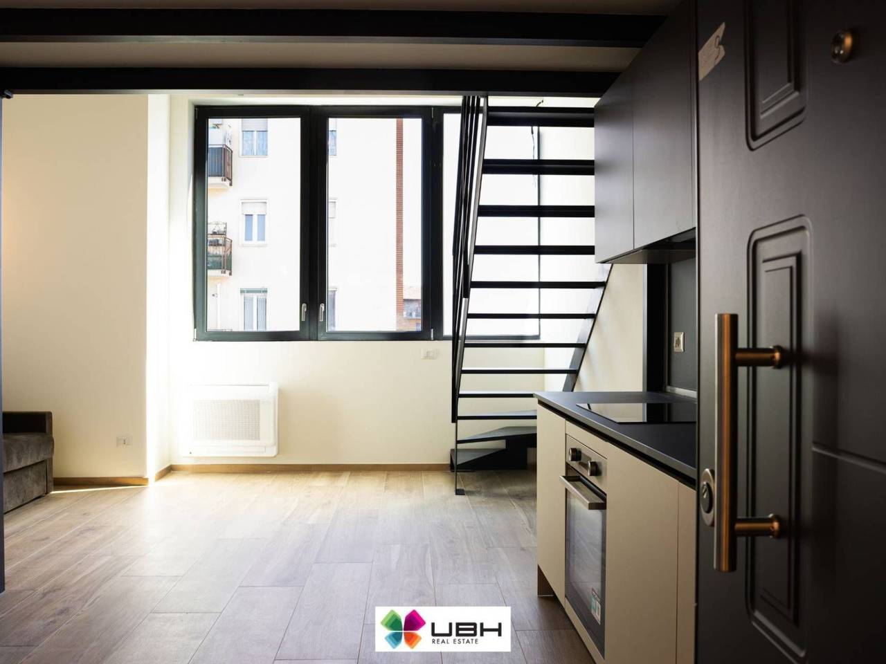 appartamento in vendita a Milano in zona Famagosta