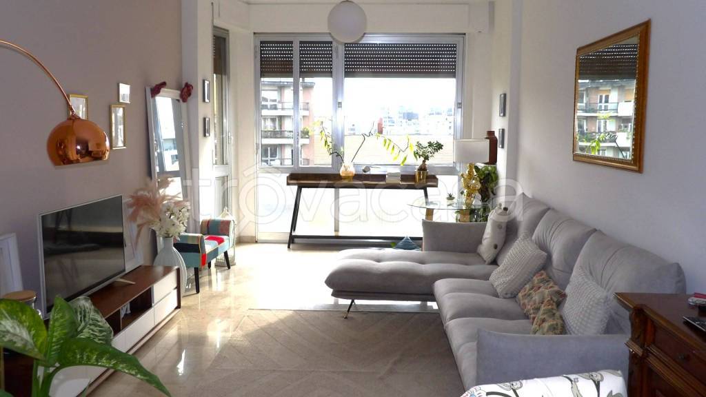 appartamento in vendita a Milano in zona Ghisolfa