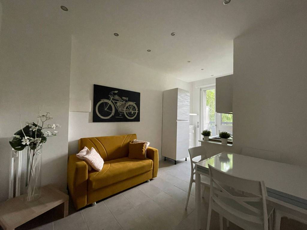 appartamento in vendita a Milano in zona Trenno