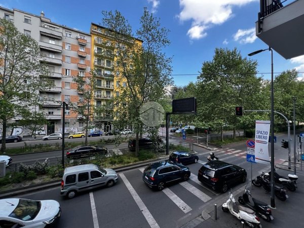 appartamento in vendita a Milano in zona Lorenteggio