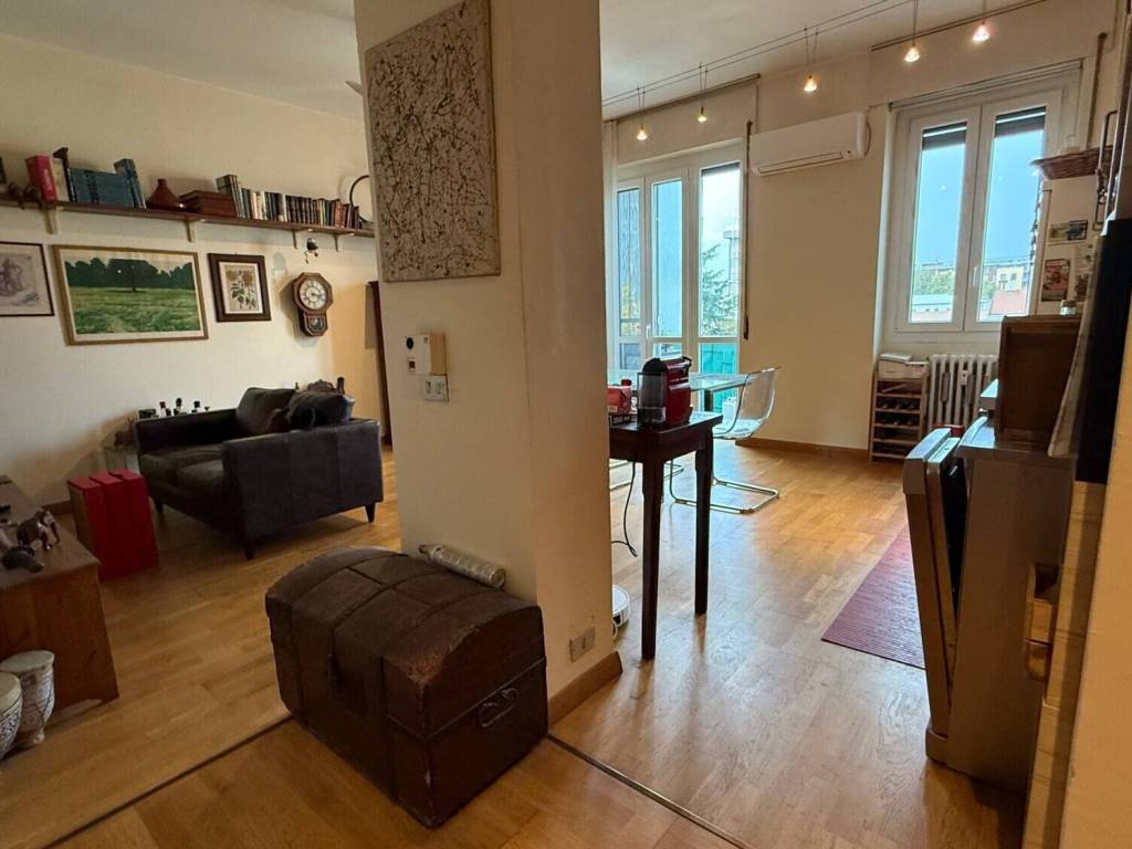 appartamento in vendita a Milano in zona Barona