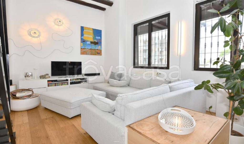 appartamento in vendita a Milano in zona Barona