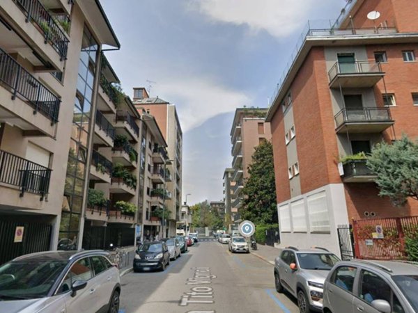 appartamento in vendita a Milano in zona Barona