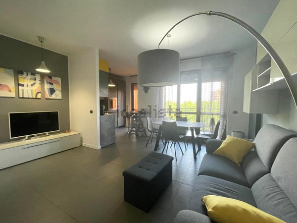 appartamento in vendita a Milano in zona Famagosta
