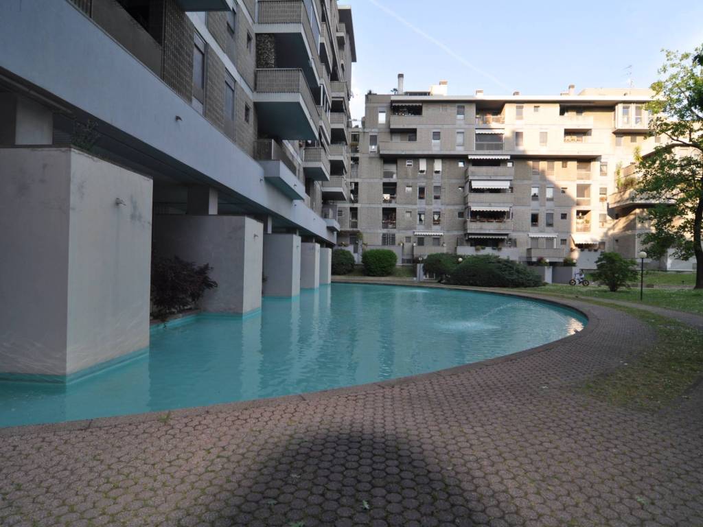appartamento in vendita a Milano in zona Famagosta