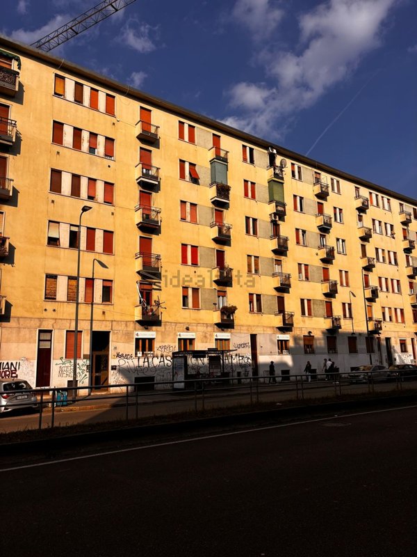 appartamento in vendita a Milano in zona Famagosta