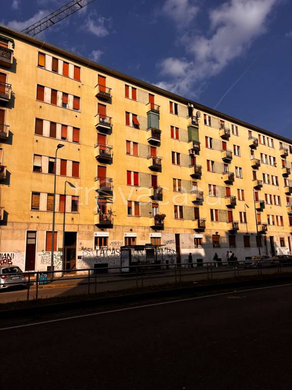 appartamento in vendita a Milano in zona Famagosta