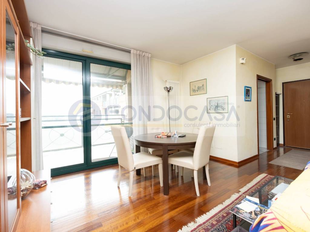 appartamento in vendita a Milano in zona Adriano