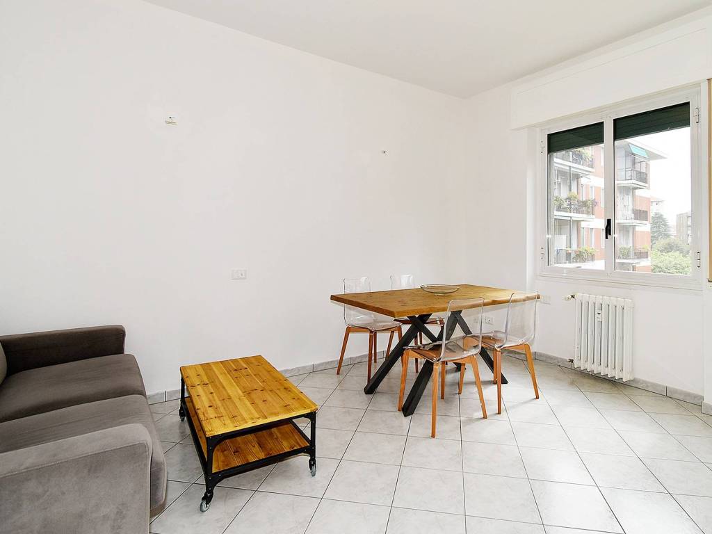 appartamento in vendita a Milano in zona Adriano
