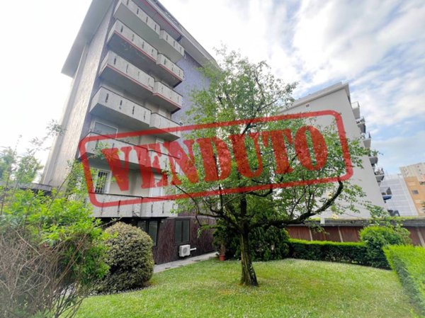 appartamento in vendita a Milano in zona Chiesa Rossa