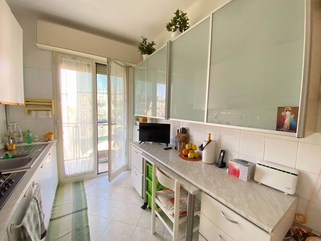 appartamento in vendita a Milano in zona Baggio