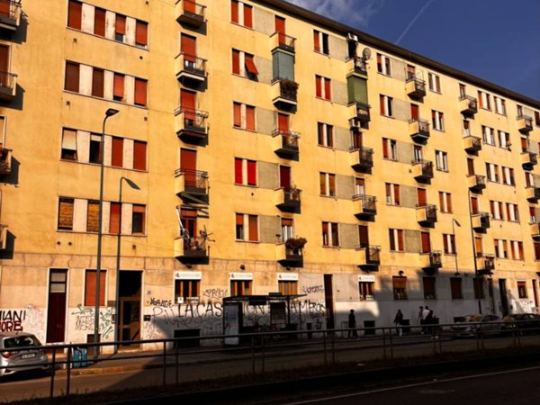 appartamento in vendita a Milano in zona Barona