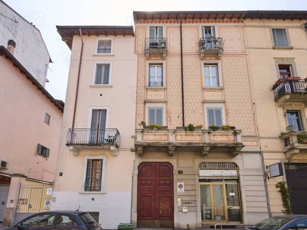 appartamento in vendita a Milano in zona Vigentino