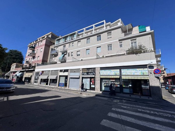 negozio in vendita a Milano in zona Bruzzano