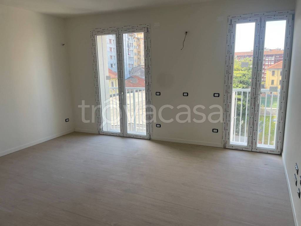 appartamento in vendita a Milano in zona Ghisolfa