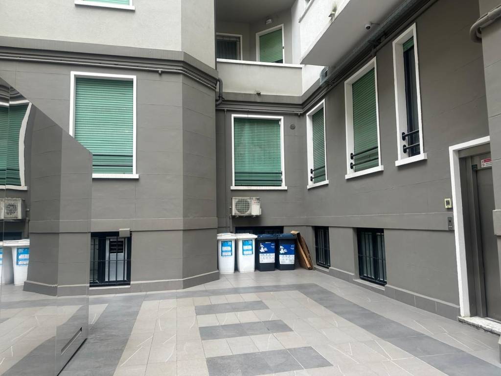 ufficio in vendita a Milano in zona Loreto