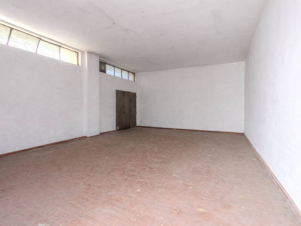 locale commerciale in vendita a Milano in zona Isola