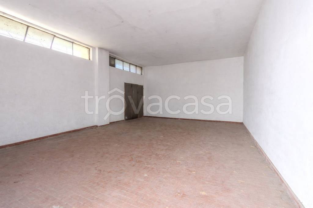 locale commerciale in vendita a Milano