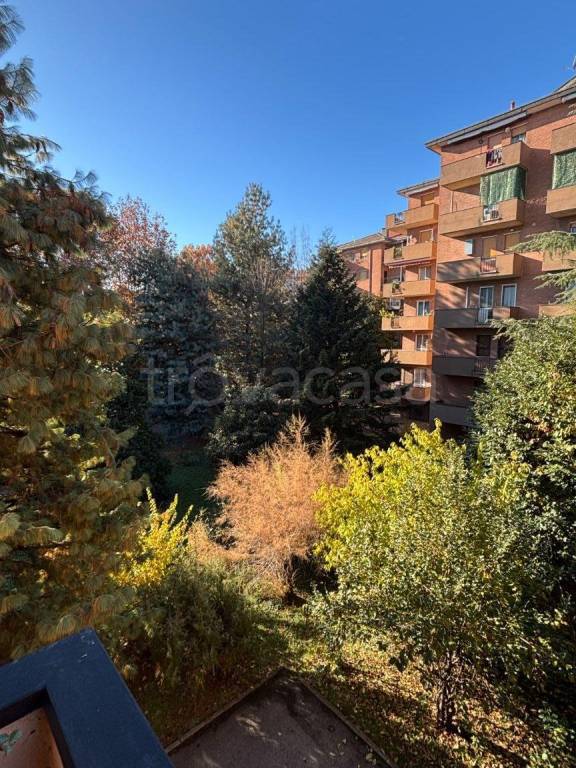 appartamento in vendita a Milano in zona Barona