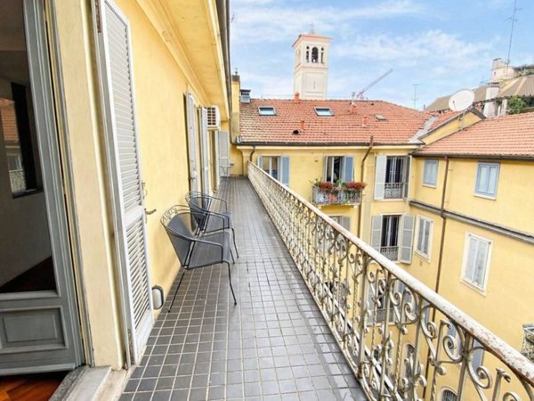 appartamento in vendita a Milano in zona Porta Nuova