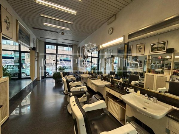 negozio in vendita a Milano in zona Stazione Centrale