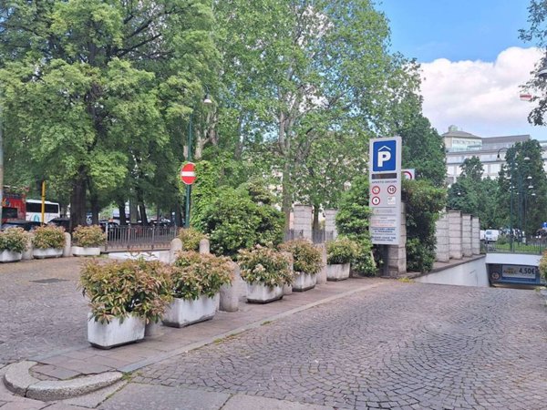 negozio in vendita a Milano in zona Cadorna