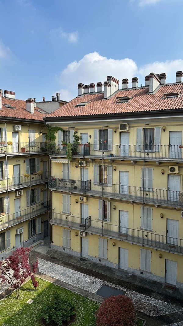 appartamento in vendita a Milano in zona Ronchetto sul Naviglio