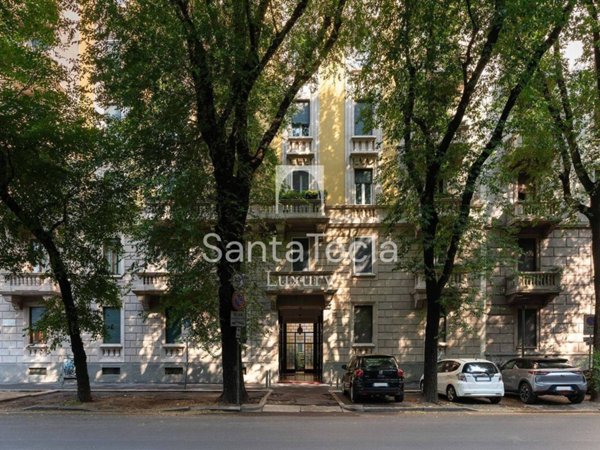 appartamento in vendita a Milano in zona Bullona