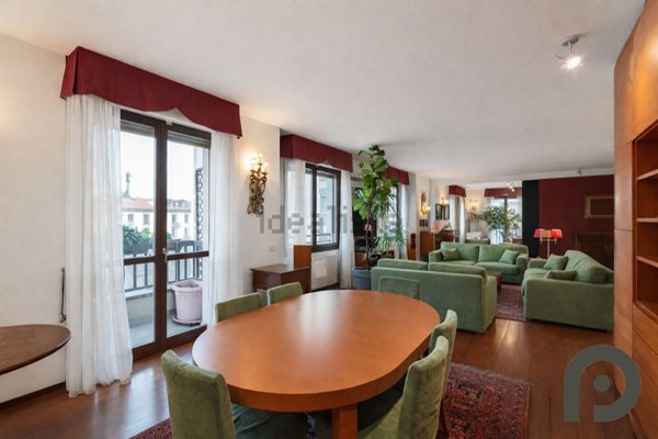 appartamento in vendita a Milano in zona Bocconi