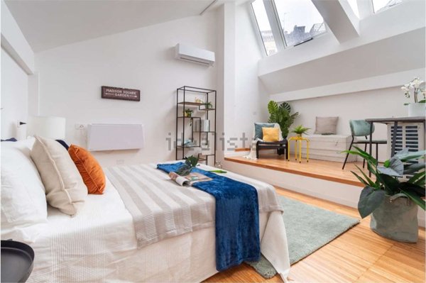 appartamento in vendita a Milano in zona Isola