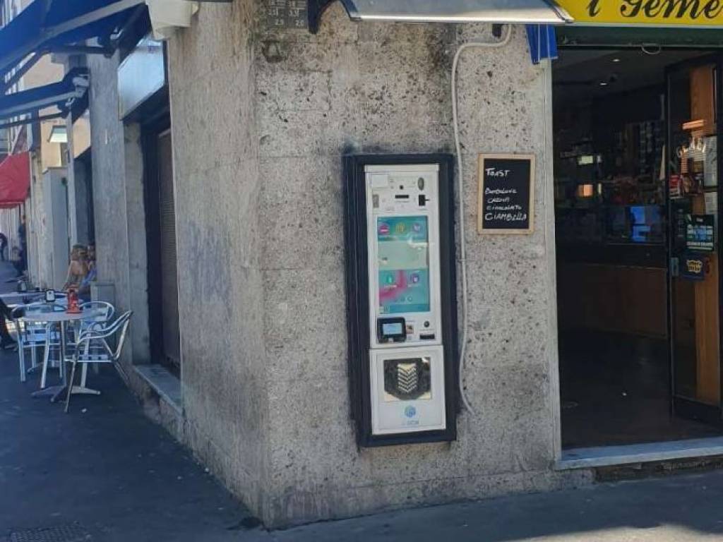 negozio in vendita a Milano in zona San Siro